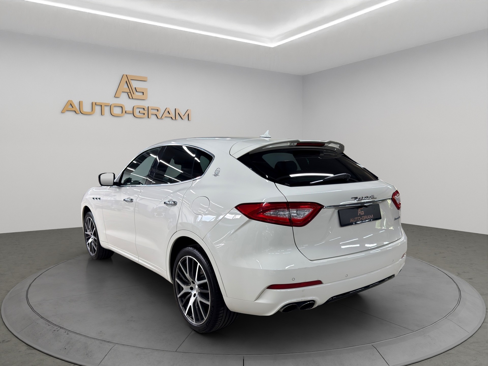 MASERATI Levante S 3.0 V6 Automatica-image-3