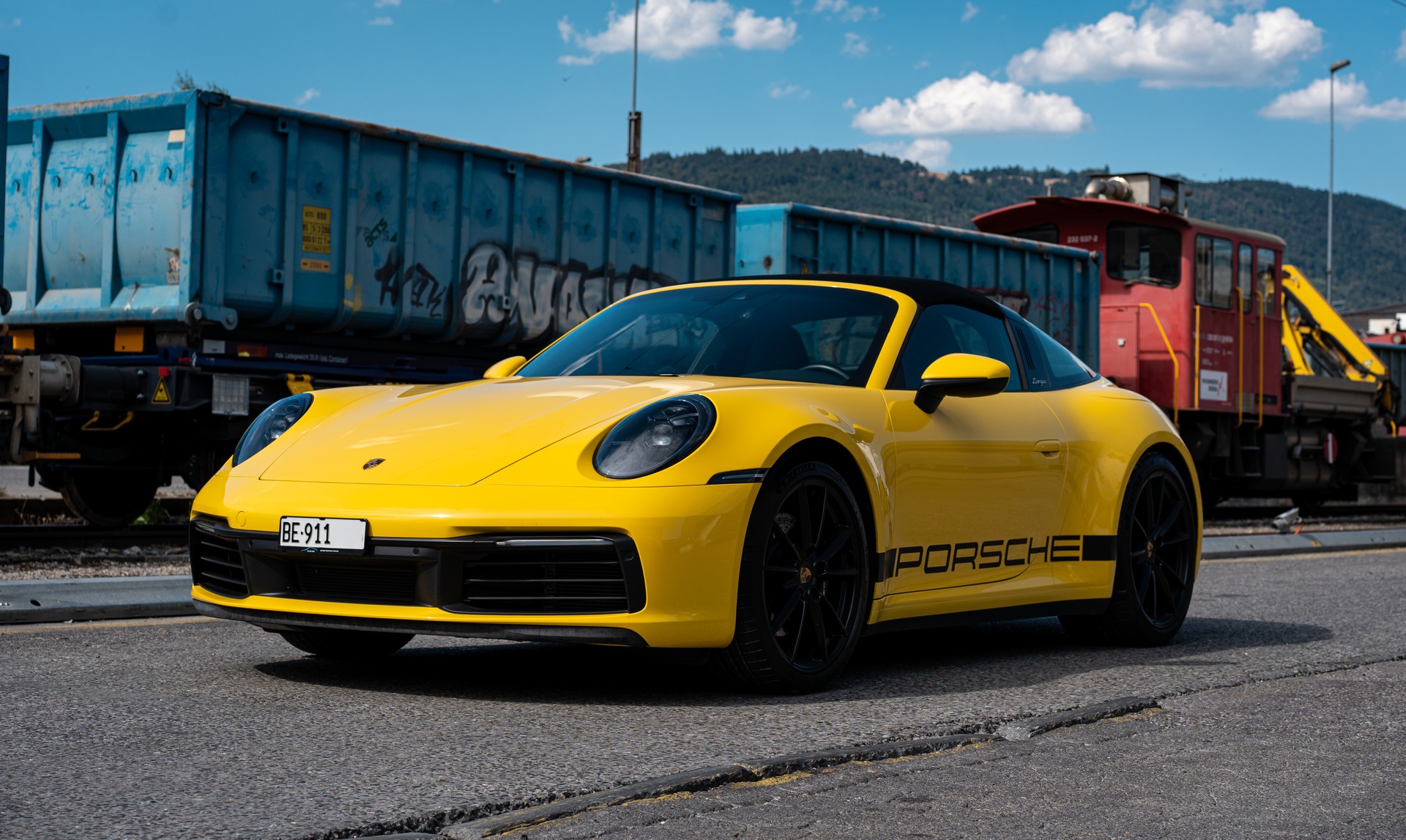 PORSCHE 3.0 Targa 4S-image-0
