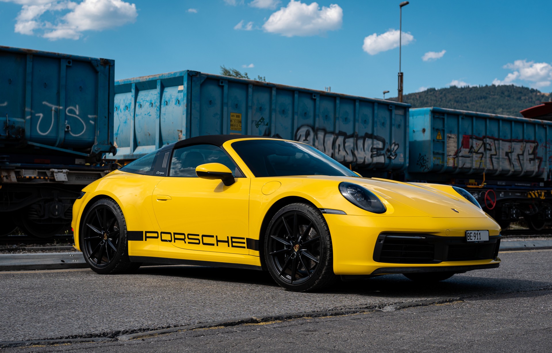 PORSCHE 3.0 Targa 4S-image-9