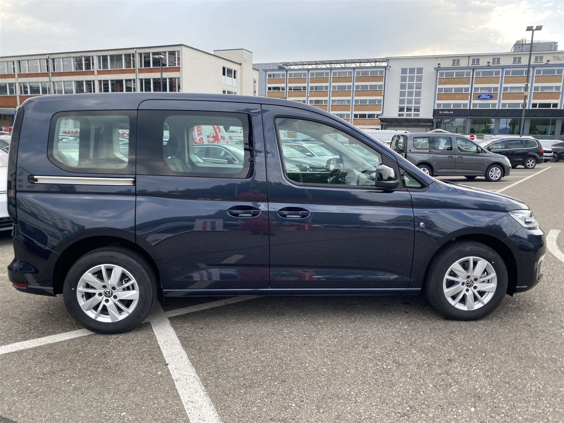 VW Caddy 2.0 TDi Origin DSG-Automat-image-11