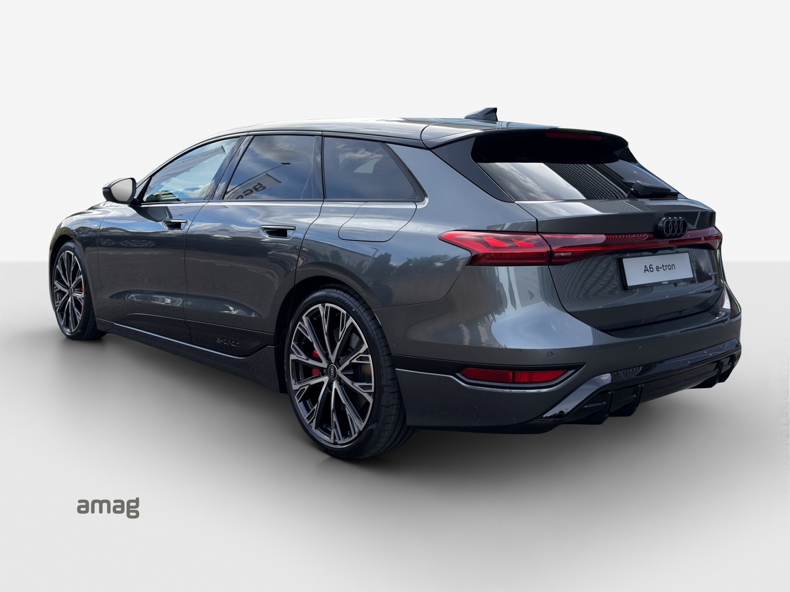AUDI A6 Avant e-tron quattro-image-2