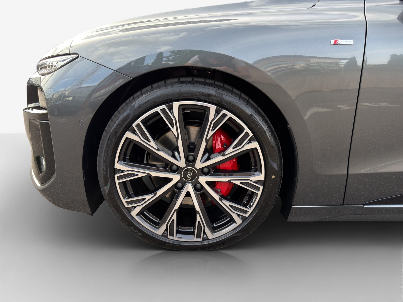AUDI A6 Avant e-tron quattro-image-13