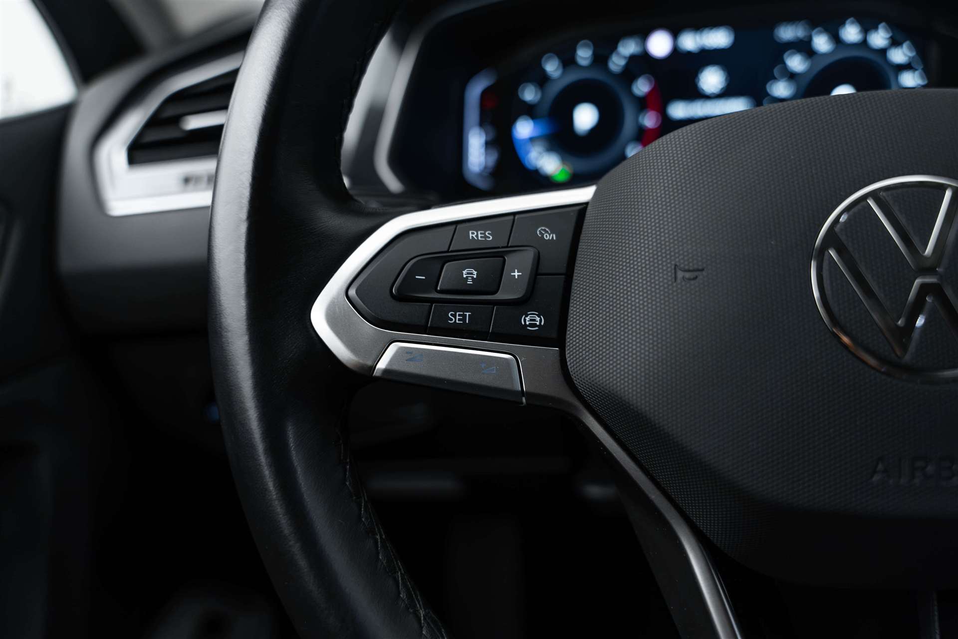 VW Tiguan Allspace 1.5 TSI Life DSG 7-Plätzer-image-16