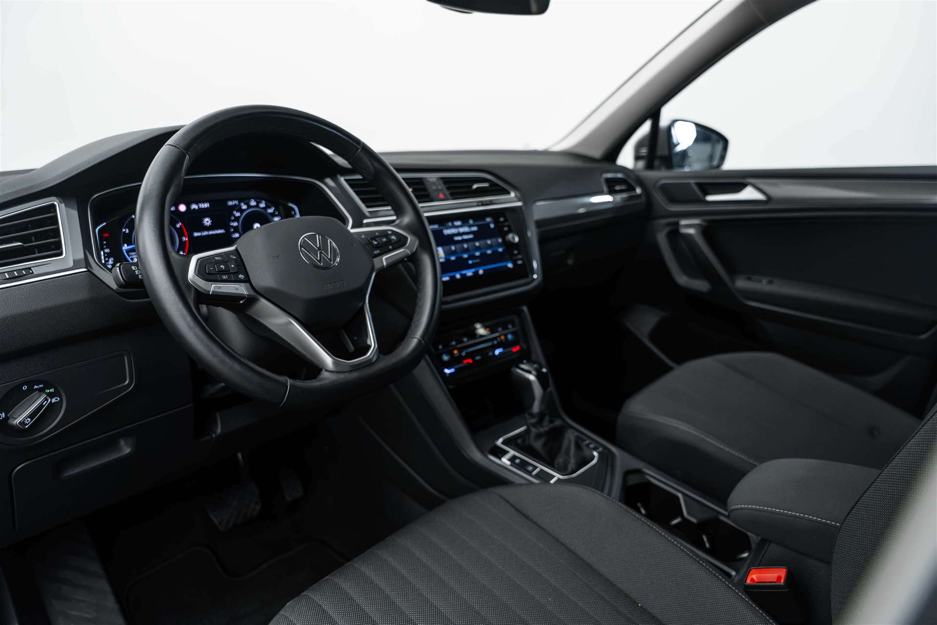 VW Tiguan Allspace 1.5 TSI Life DSG 7-Plätzer-image-8