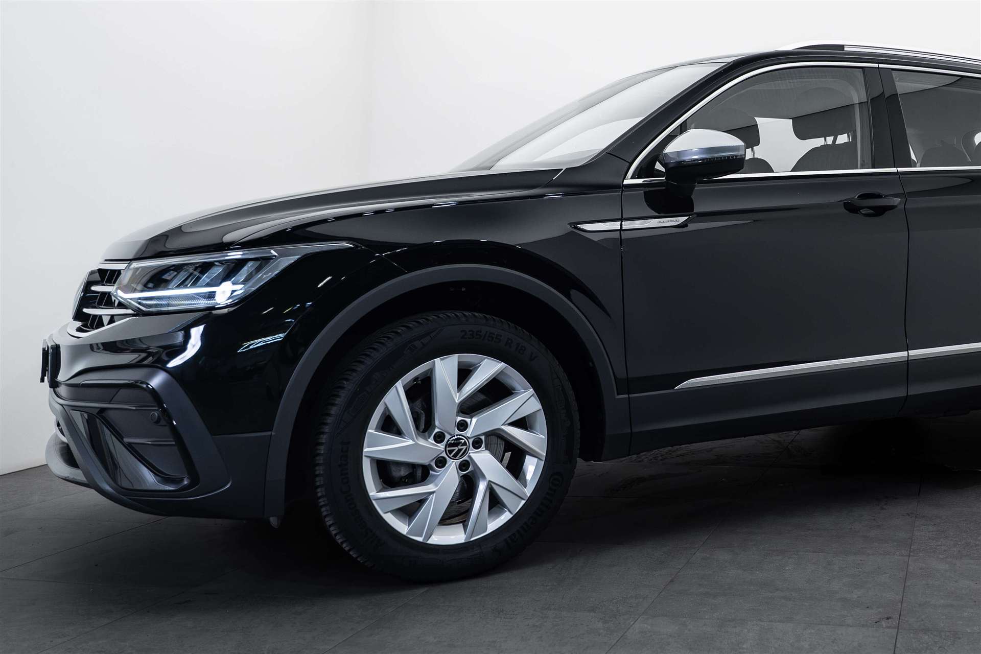 VW Tiguan Allspace 1.5 TSI Life DSG 7-Plätzer-image-1