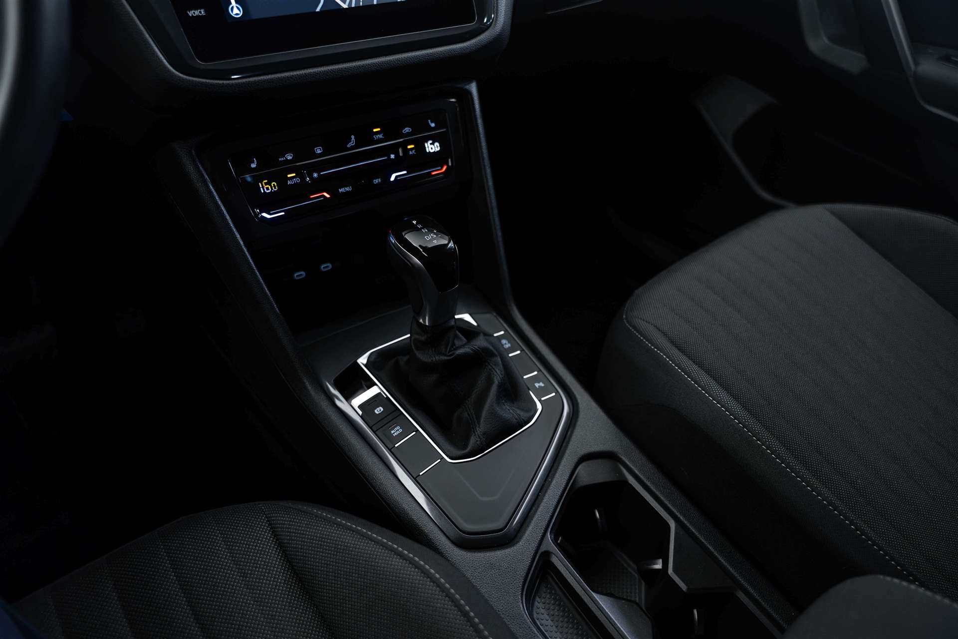 VW Tiguan Allspace 1.5 TSI Life DSG 7-Plätzer-image-26