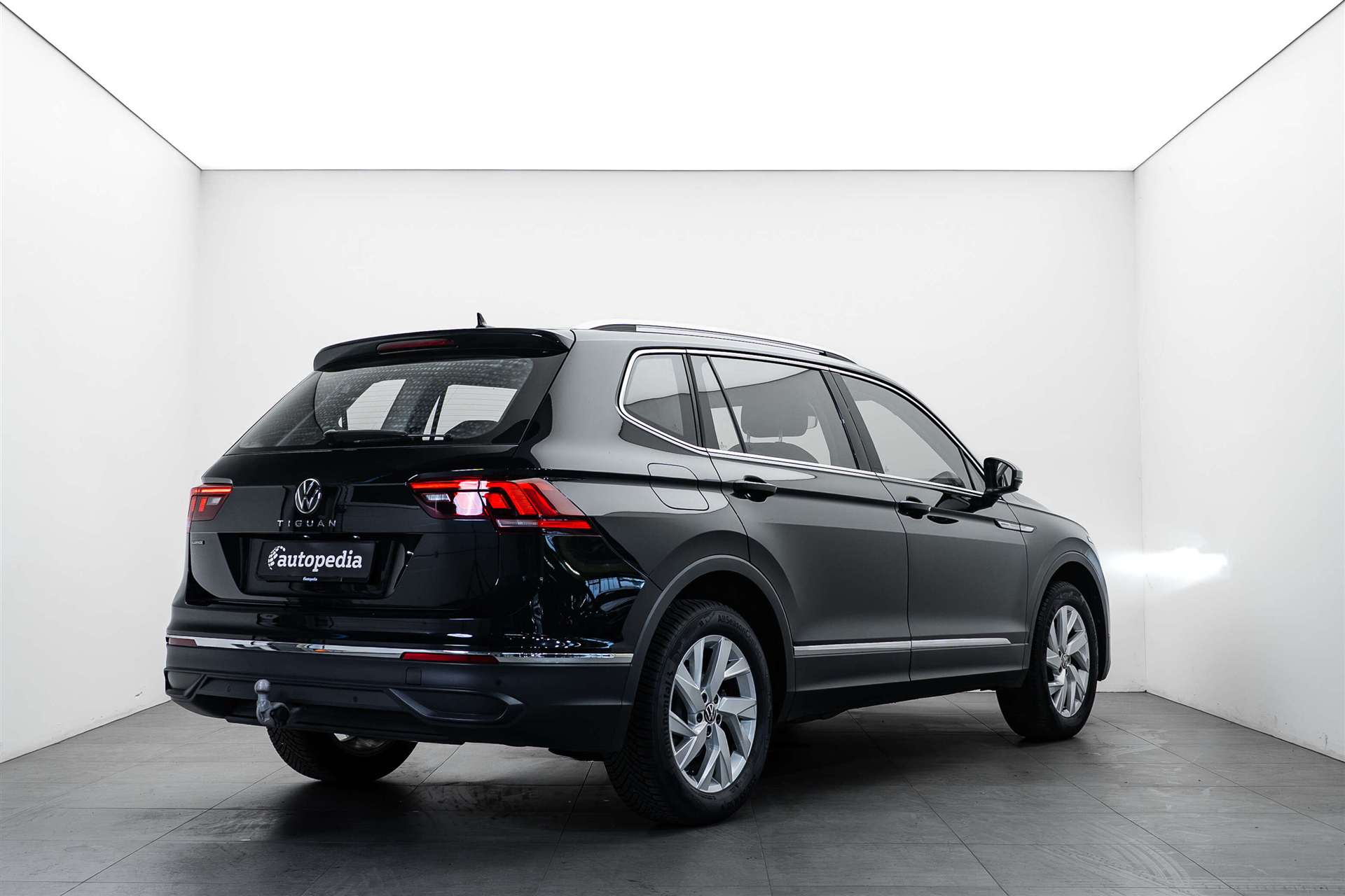 VW Tiguan Allspace 1.5 TSI Life DSG 7-Plätzer-image-2