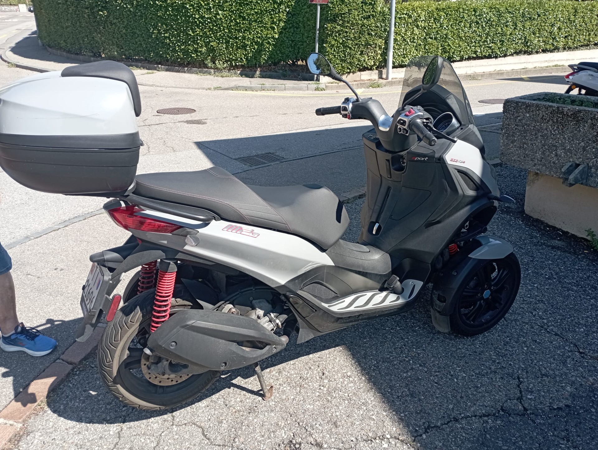 PIAGGIO MP3 300-image-5