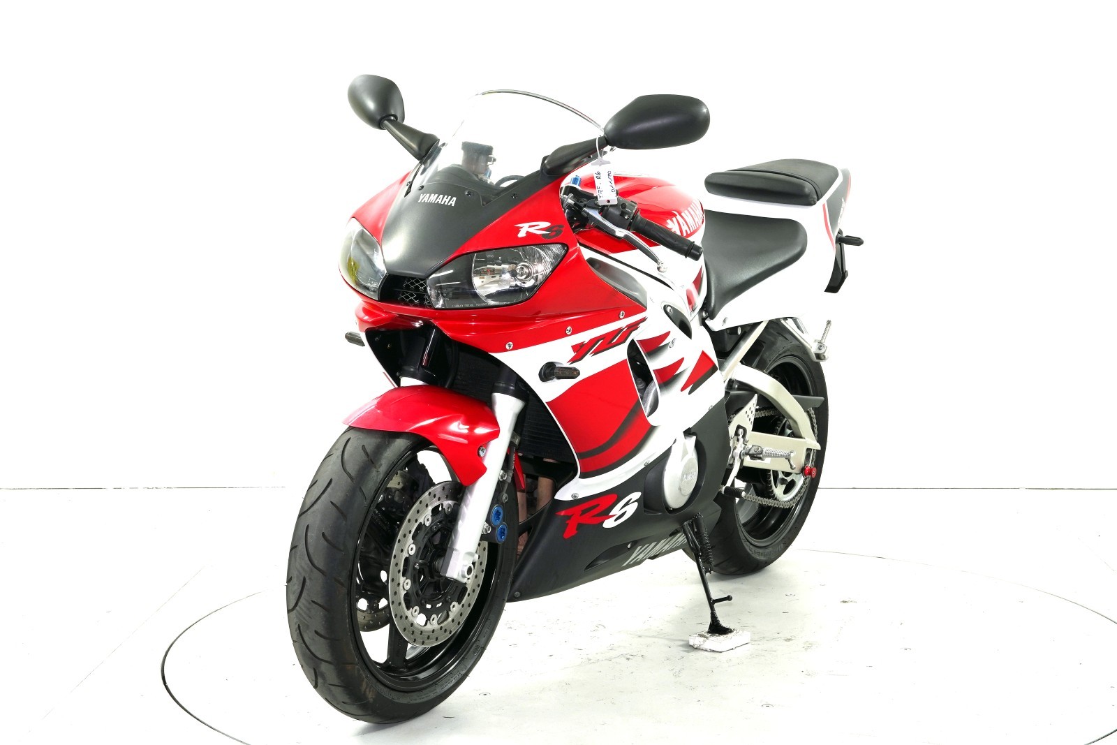 YAMAHA YZF-R6-showroom-element-2