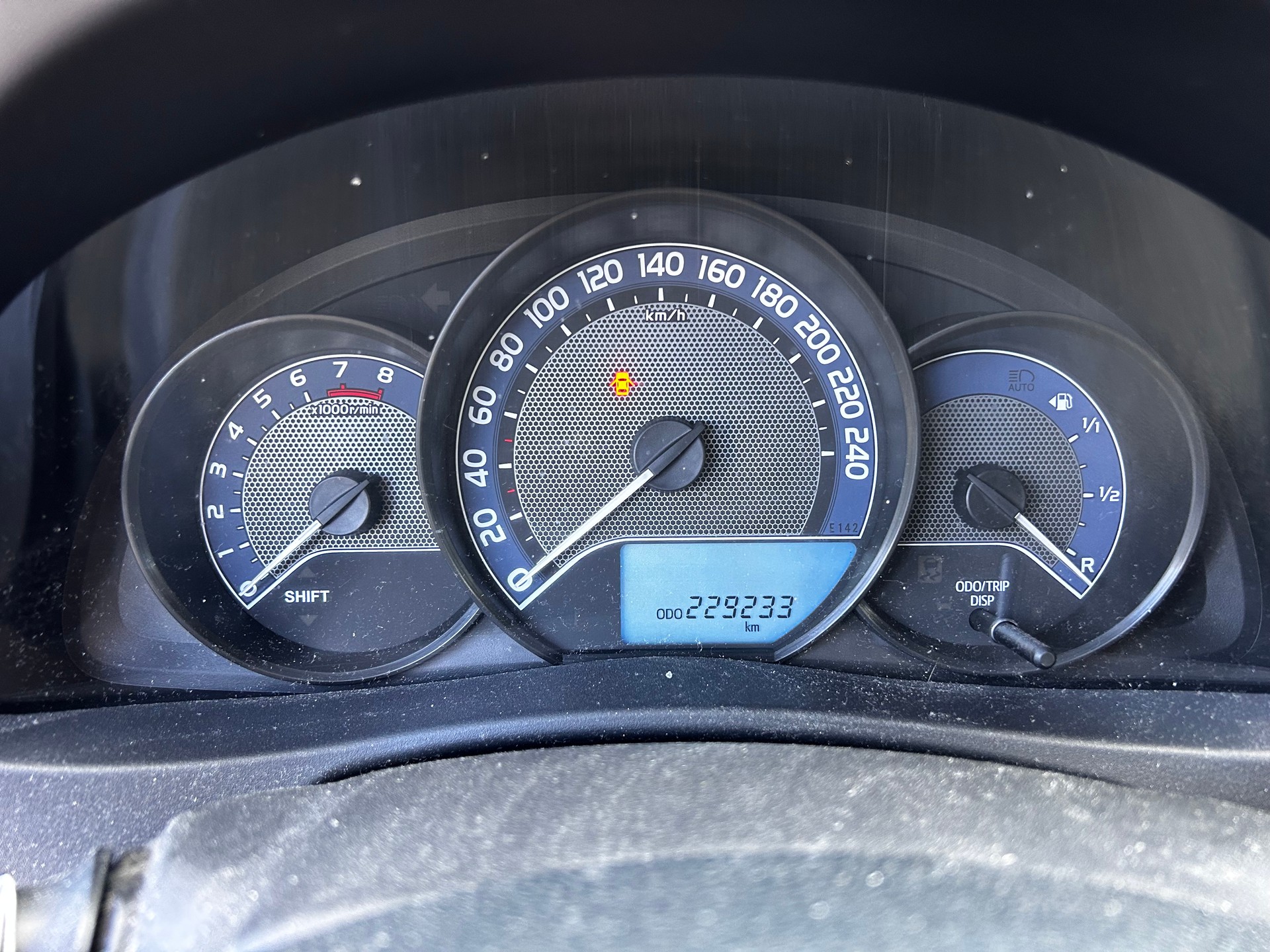 TOYOTA Auris 1.6 Terra-image-9