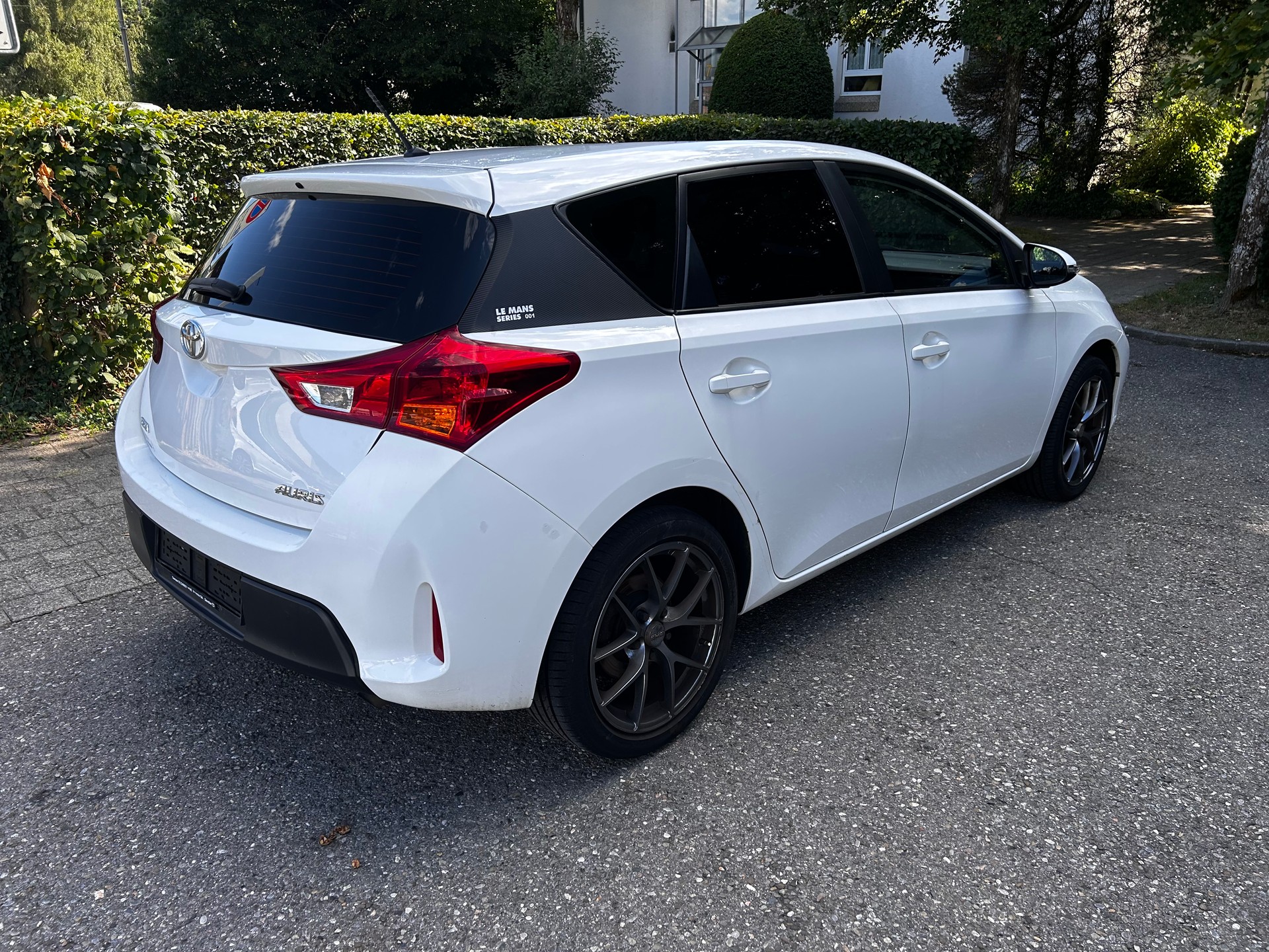 TOYOTA Auris 1.6 Terra-image-4