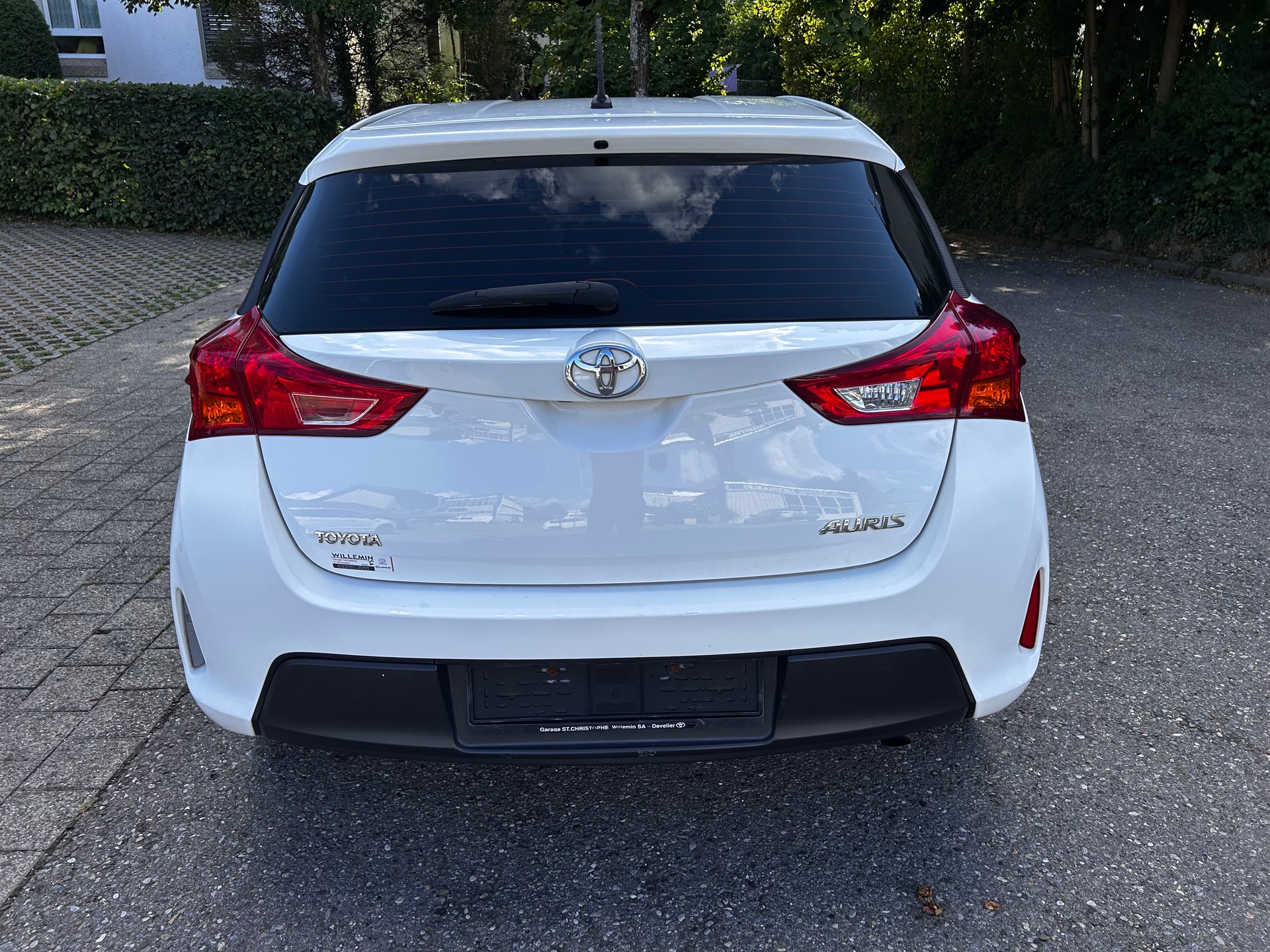 TOYOTA Auris 1.6 Terra-image-3