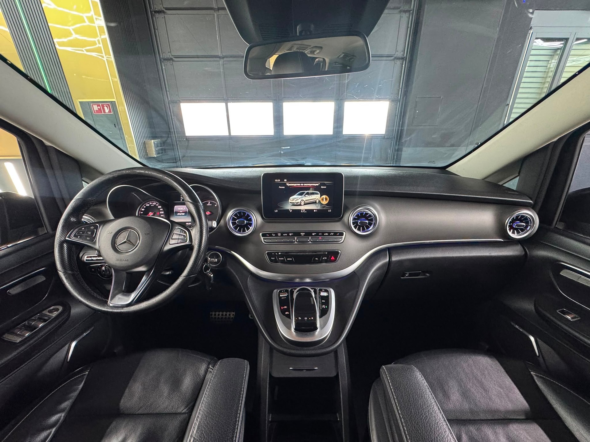 MERCEDES-BENZ V 220 d lang 7G-Tronic-image-12