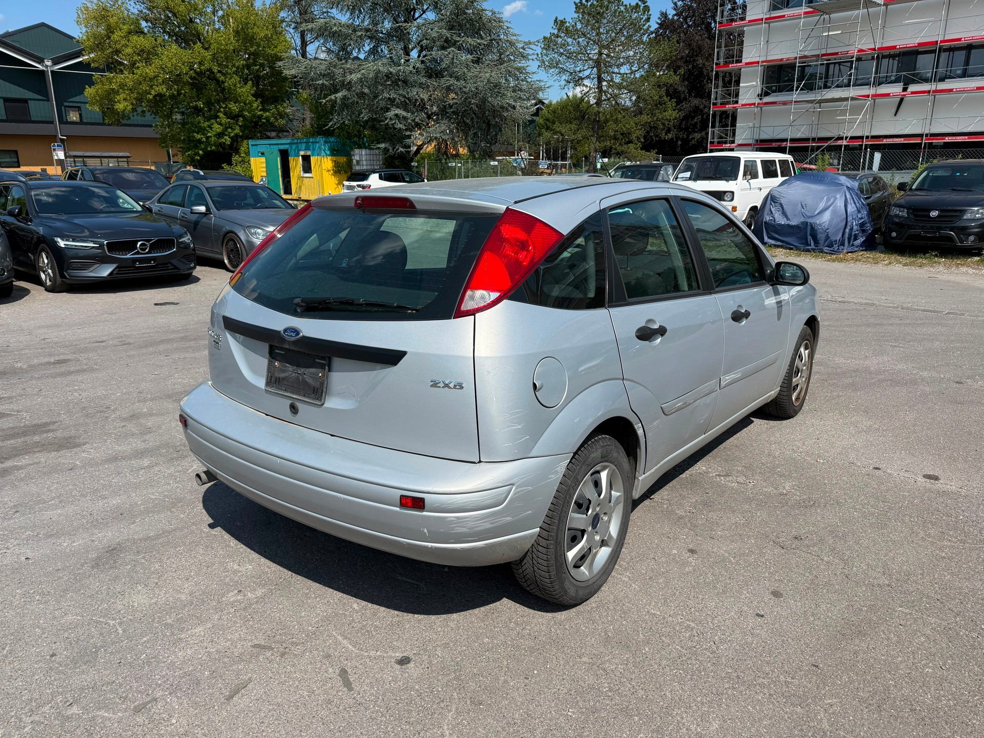 FORD Focus 2.0i 16V Ghia-image-4