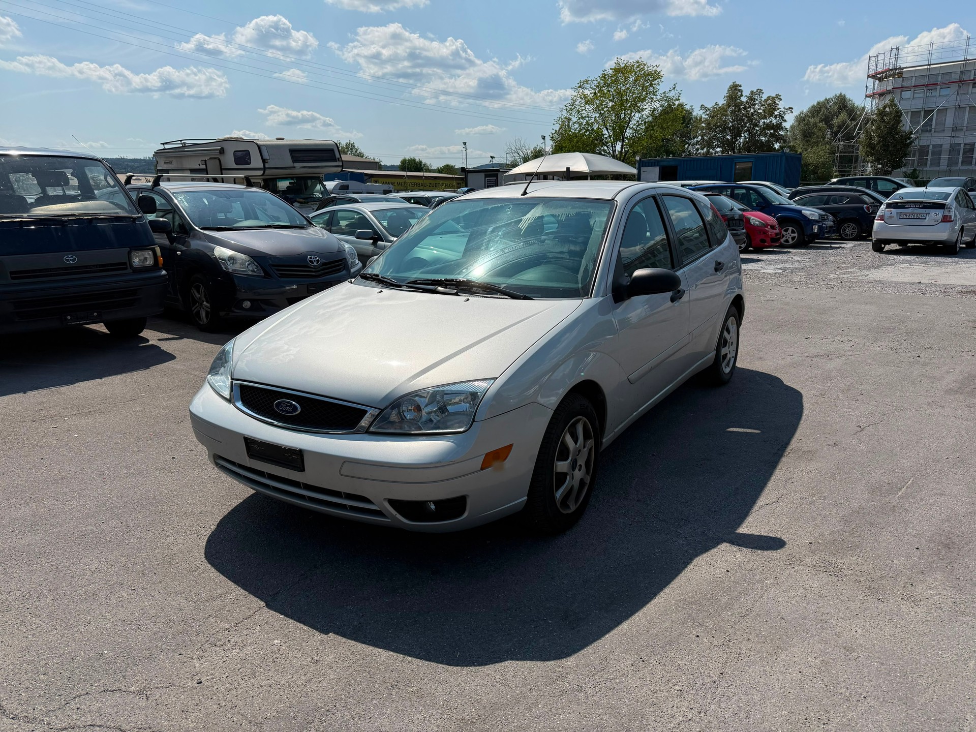 FORD Focus 2.0i 16V Ghia-image-1