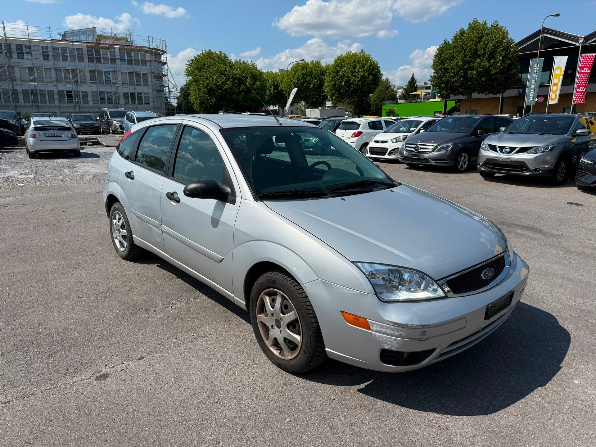 FORD Focus 2.0i 16V Ghia-image-2