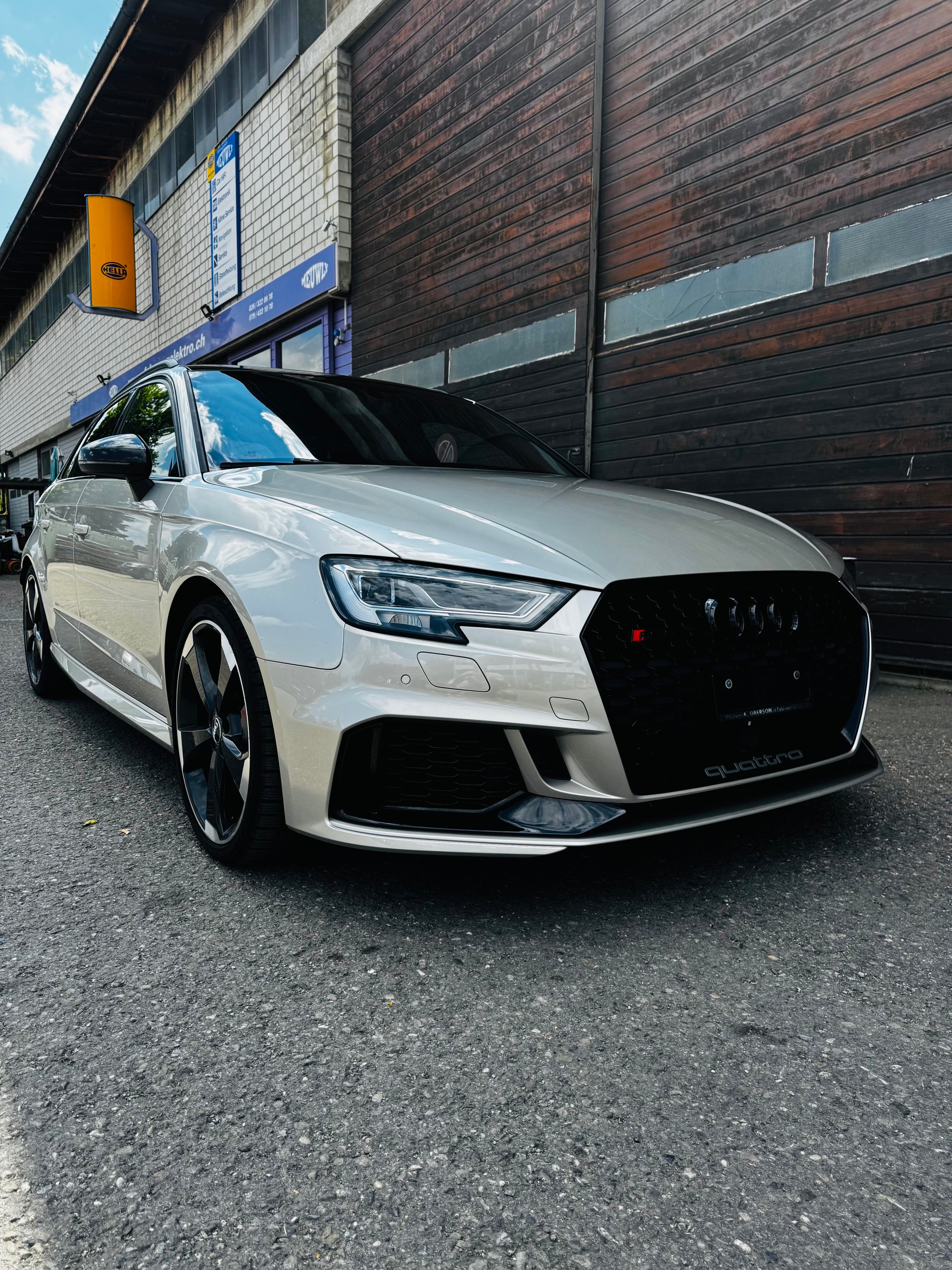 AUDI 2.5 T FSI quattro S-Tronic-image-2