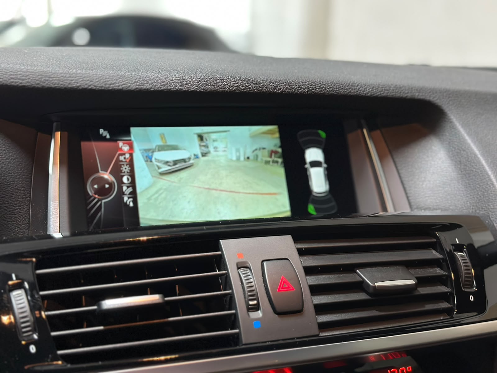 BMW X3 xDrive 20i Steptronic-image-12