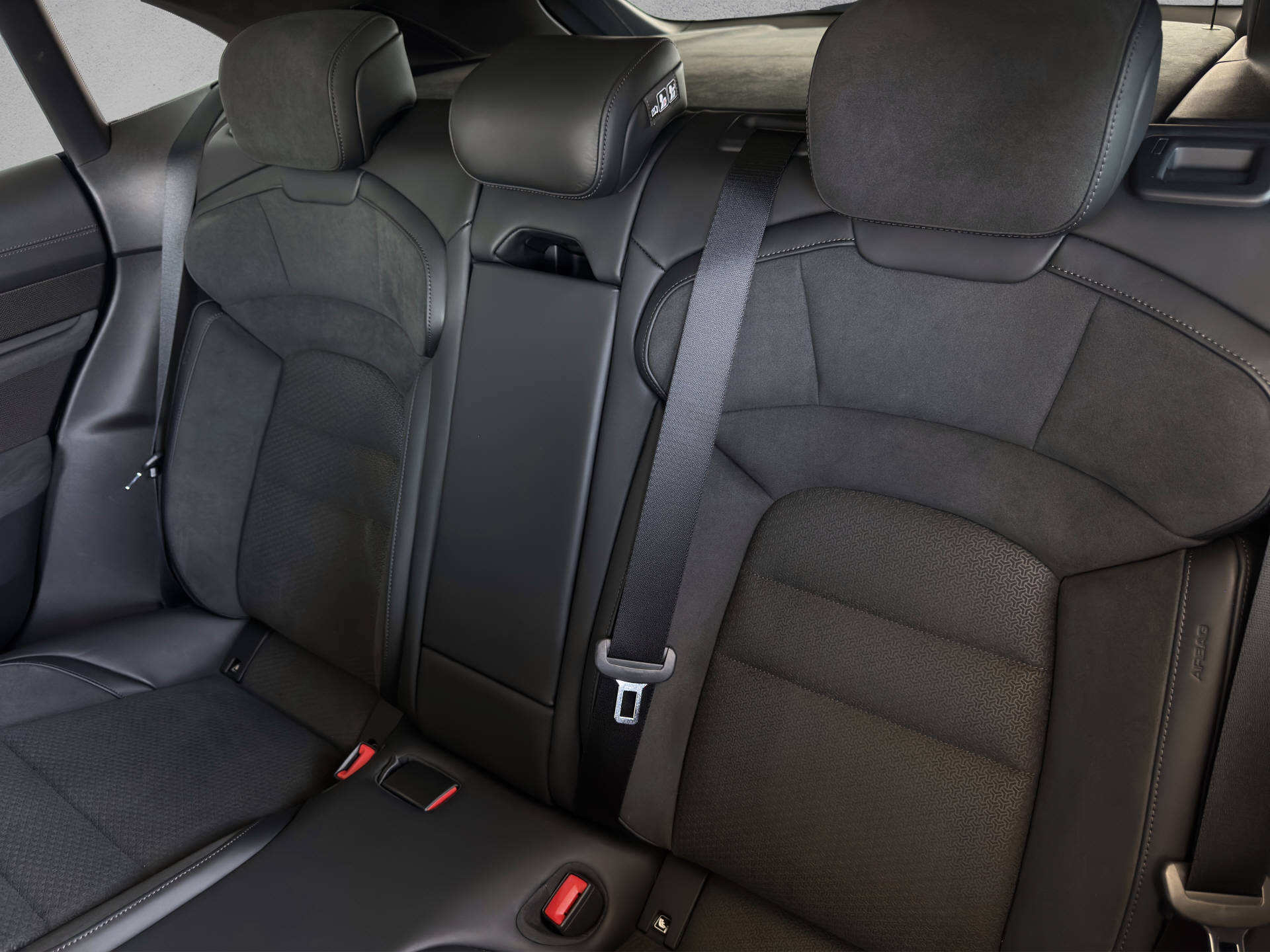 PORSCHE Taycan Sport Turismo GTS-image-12