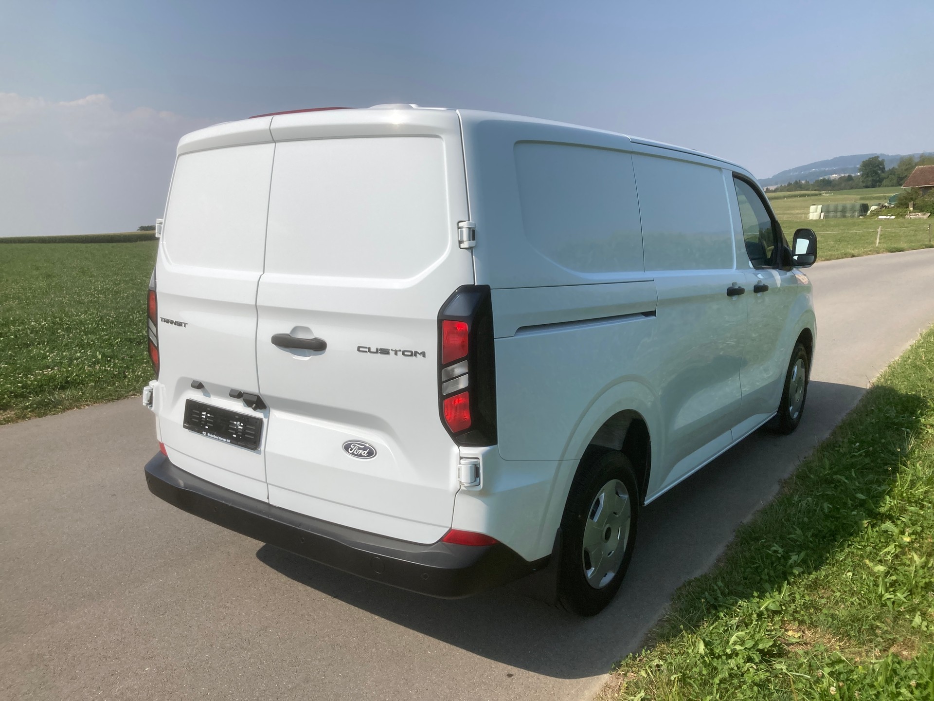 FORD Transit Custom Van 300 L1H1 Trend-image-2
