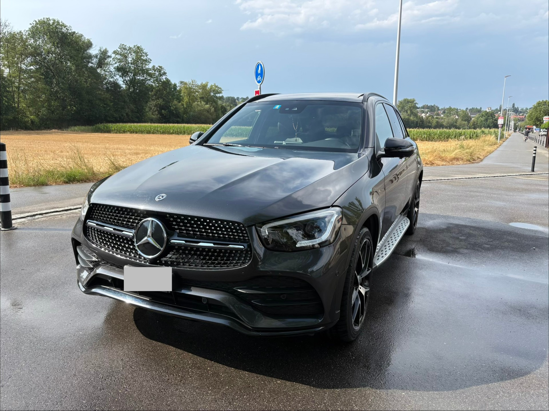 MERCEDES-BENZ GLC 220 d AMG Line 4m-image-0