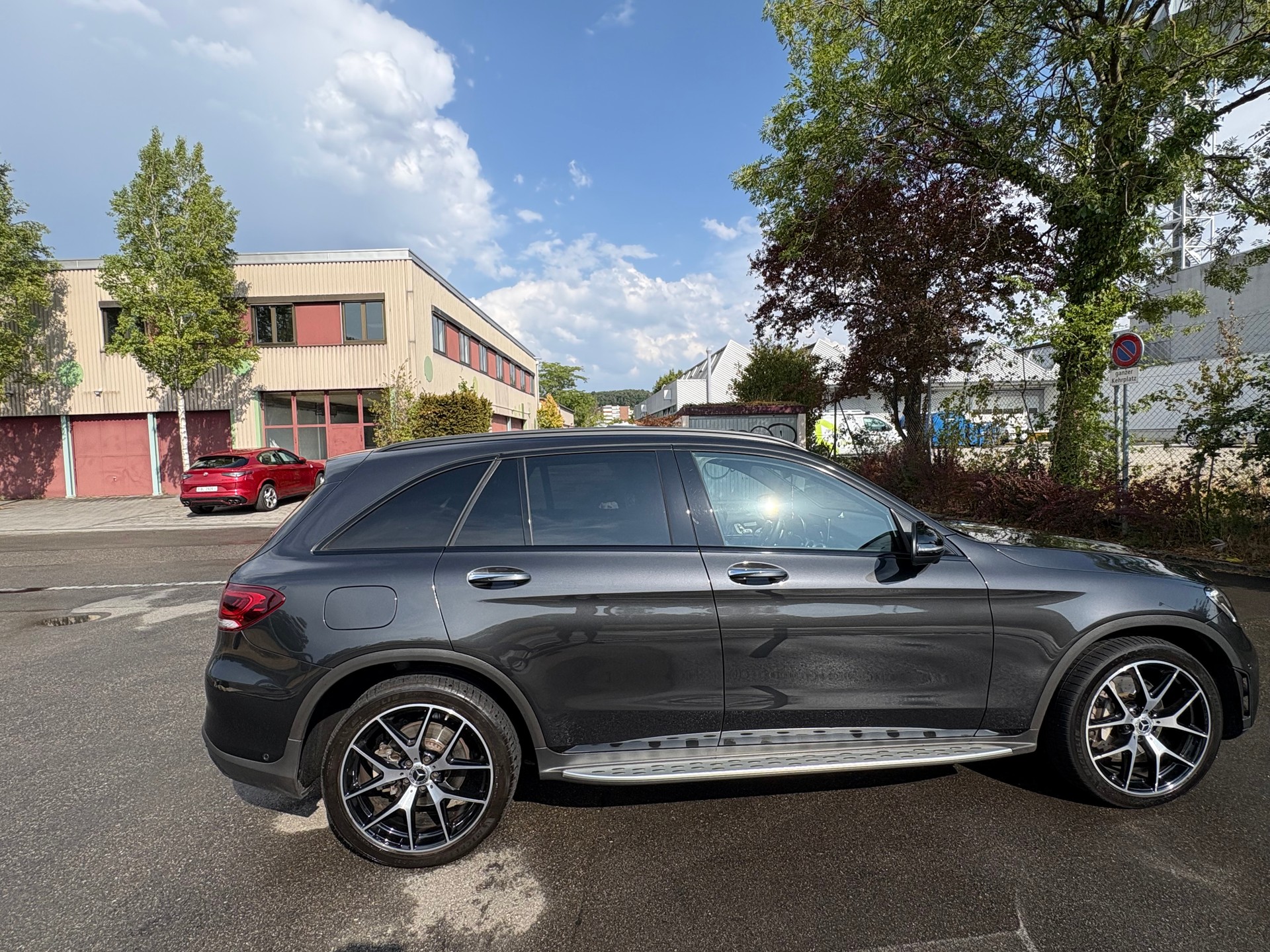 MERCEDES-BENZ GLC 220 d AMG Line 4m-image-4