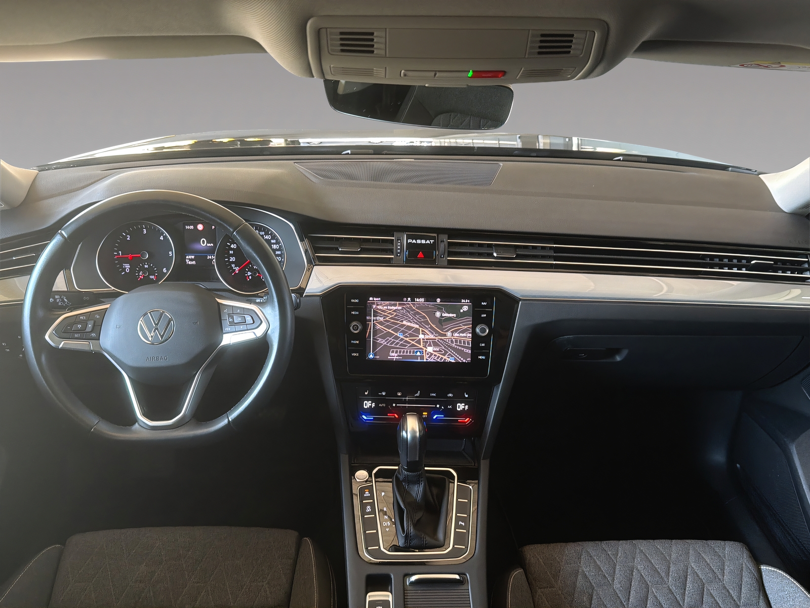 VW Passat Variant 2.0 TDI 150 Business DSG-image-7