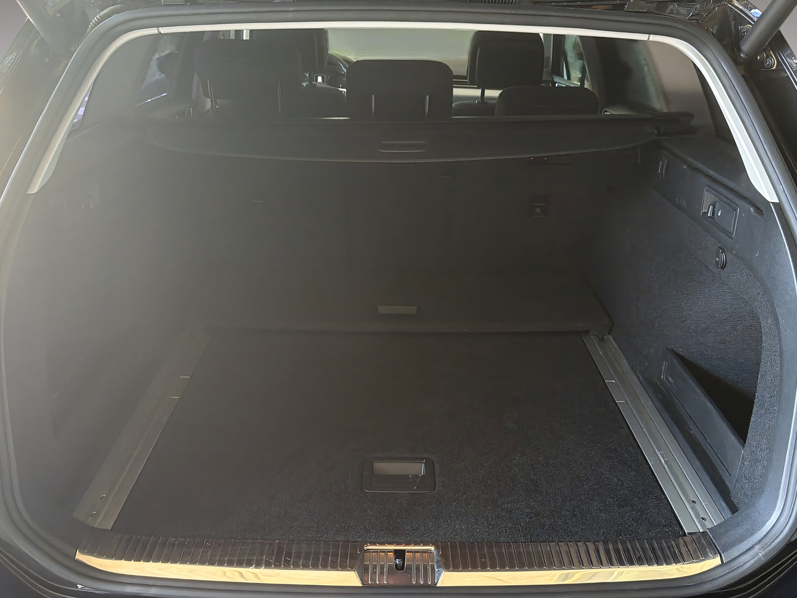 VW Passat Variant 2.0 TDI 150 Business DSG-image-16