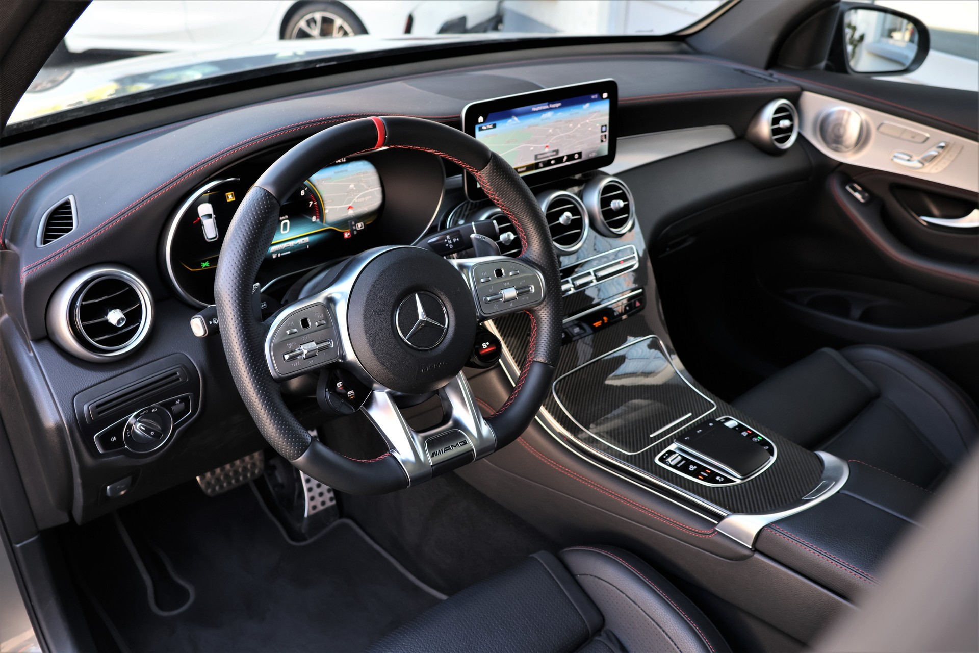 MERCEDES-BENZ GLC 43 AMG 4Matic 9G-Tronic-image-9
