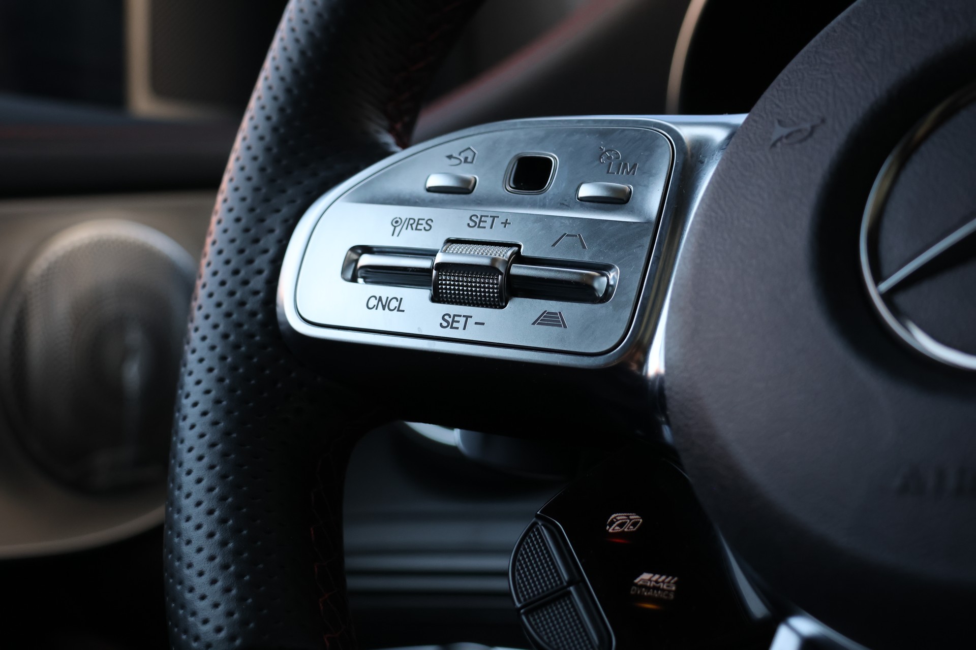 MERCEDES-BENZ GLC 43 AMG 4Matic 9G-Tronic-image-17