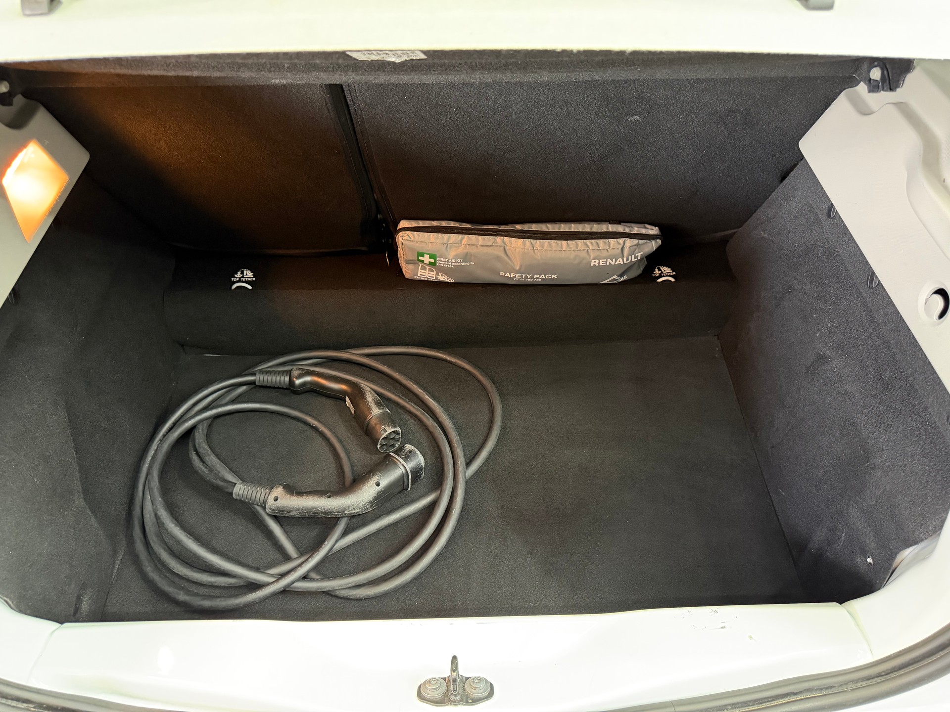RENAULT Zoe Intens R135 (incl. Batterie)-image-9