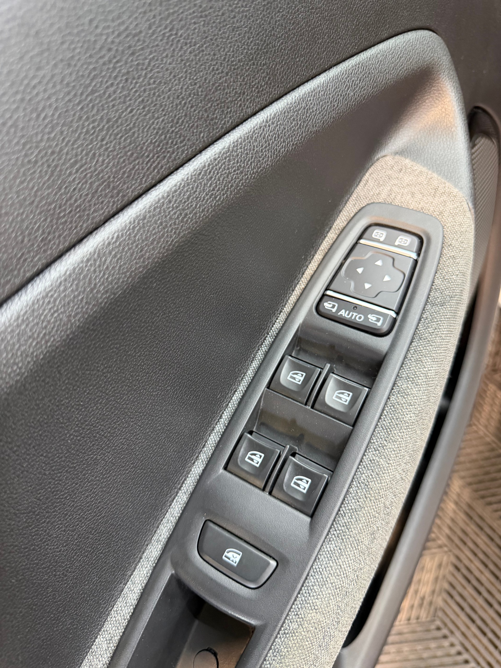 RENAULT Zoe Intens R135 (incl. Batterie)-image-16