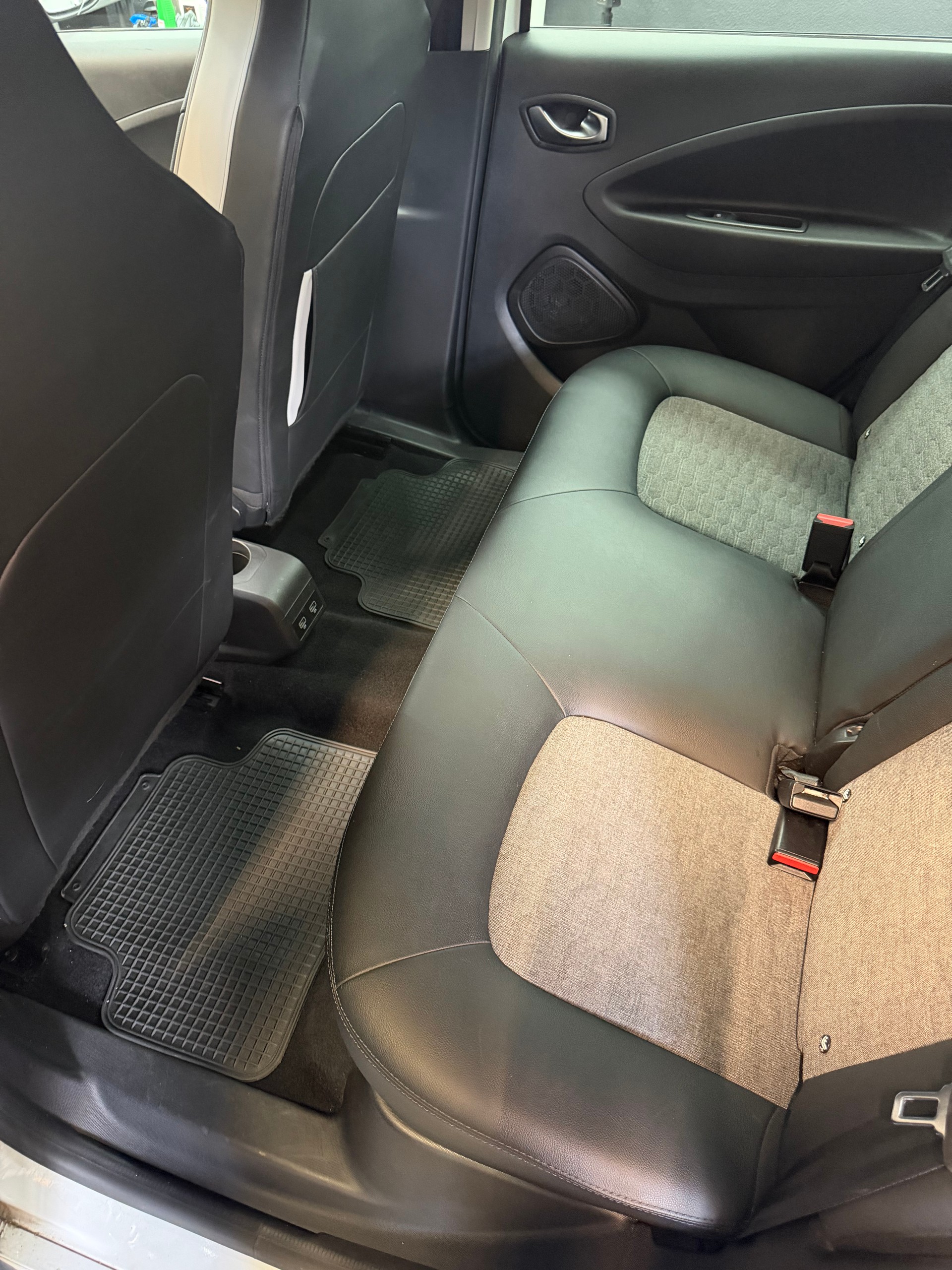 RENAULT Zoe Intens R135 (incl. Batterie)-image-8