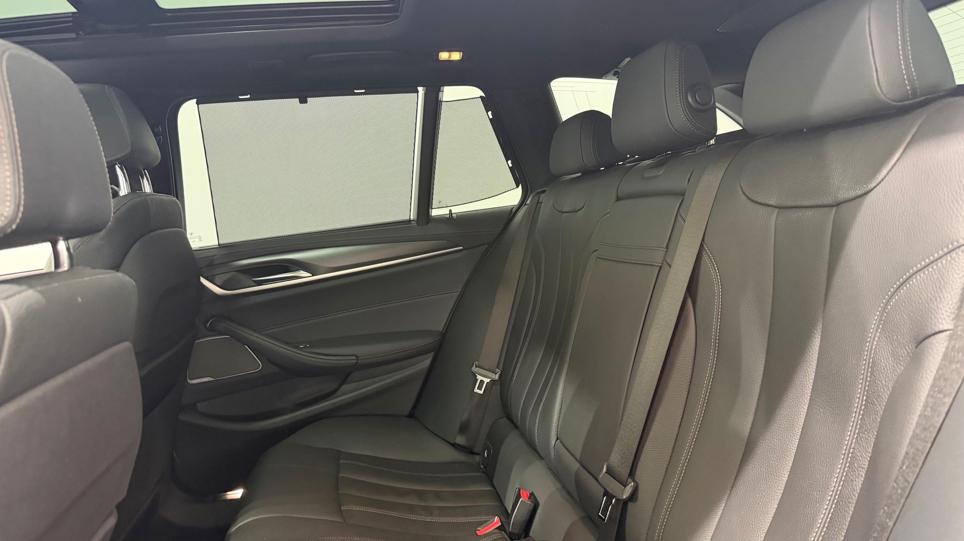 BMW 5 Series G31 Touring 530d xDr-image-5