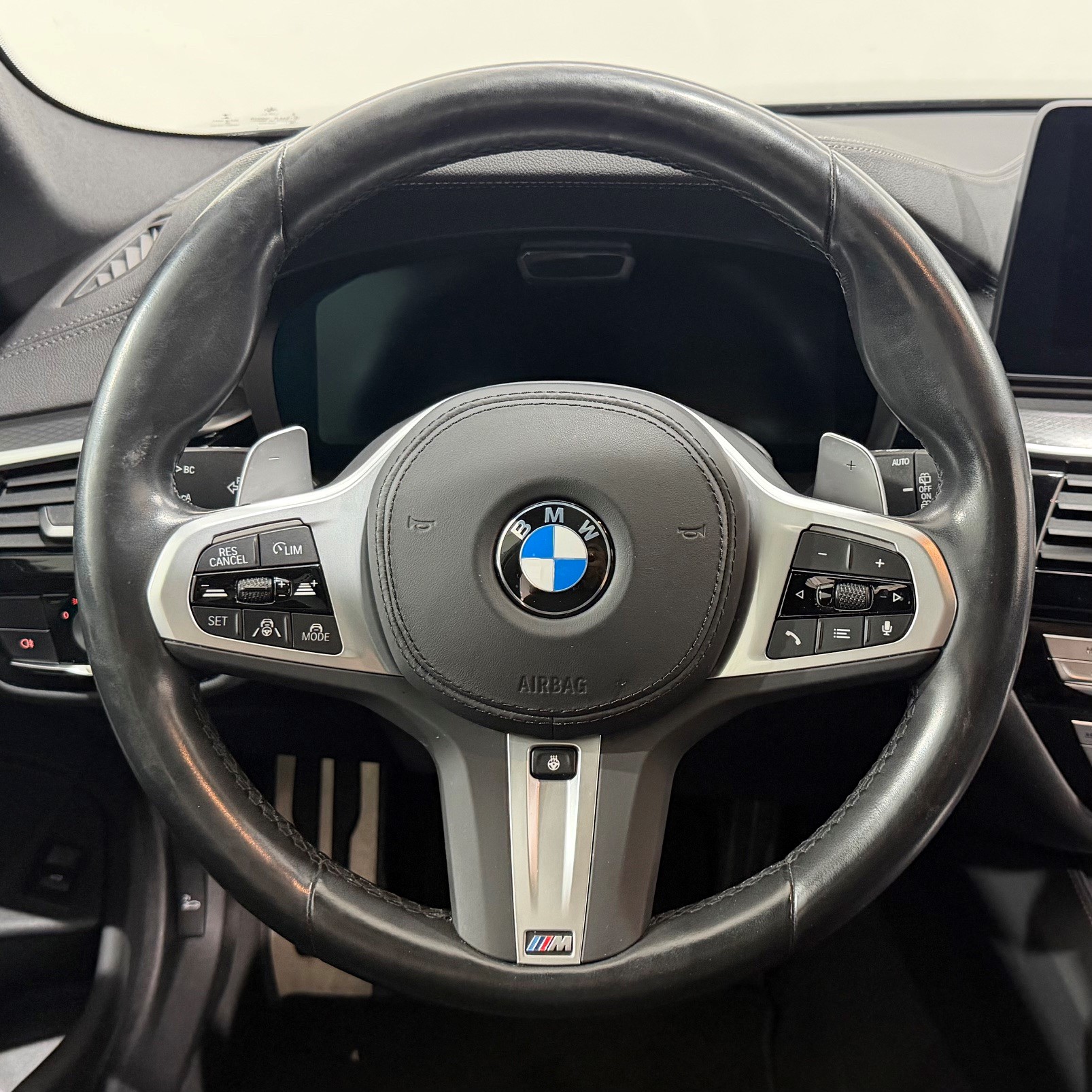 BMW 5 Series G31 Touring 530d xDr-image-9
