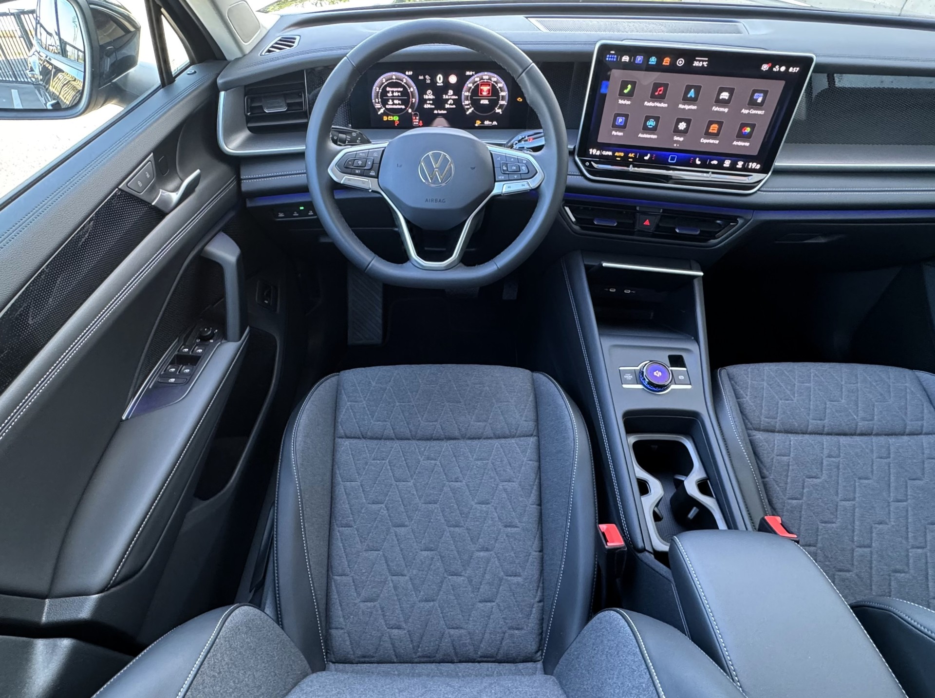 VW Tayron 1.5 TSI evo2 mHEV Life DSG mit Herstellergarantie 7 Plätzer und wie neu-image-8