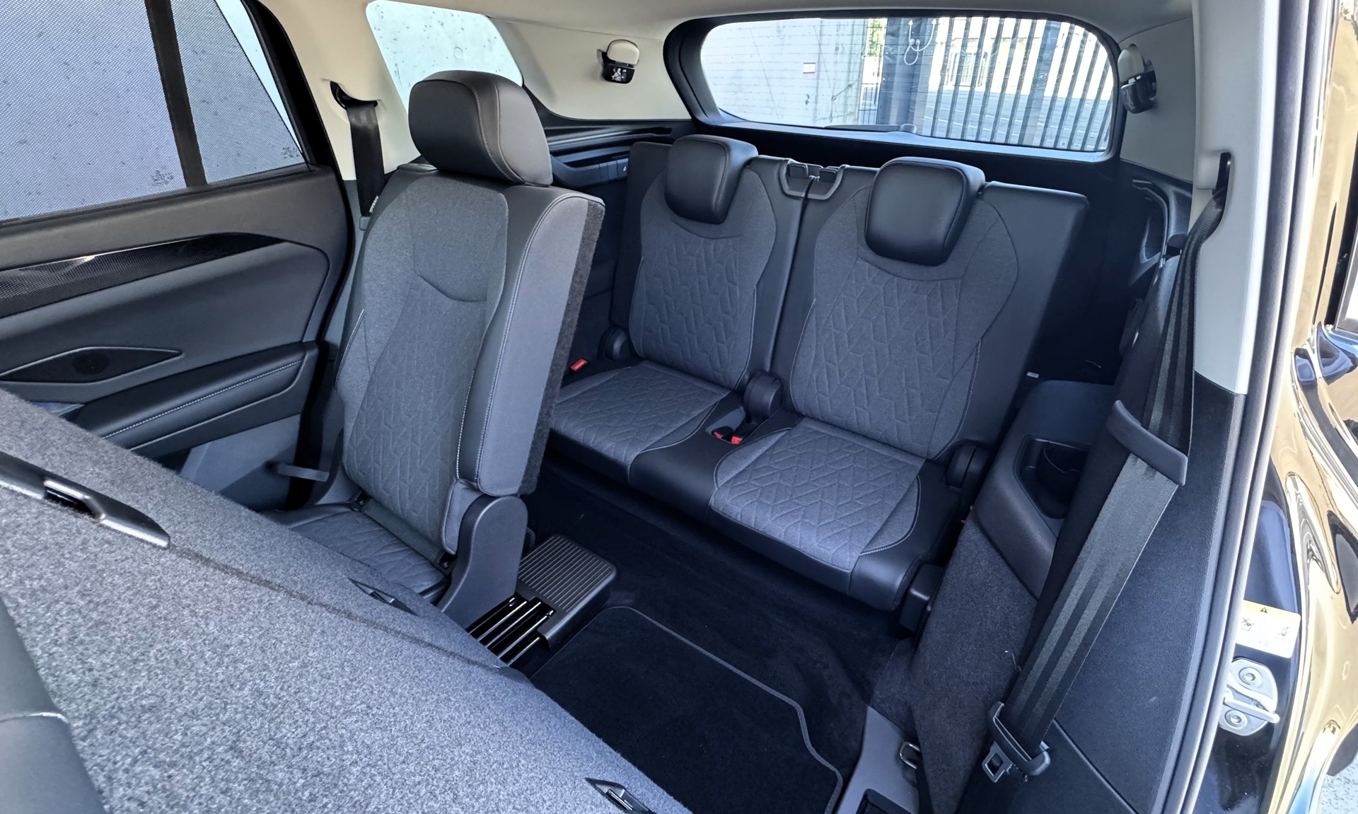 VW Tayron 1.5 TSI evo2 mHEV Life DSG mit Herstellergarantie 7 Plätzer und wie neu-image-11