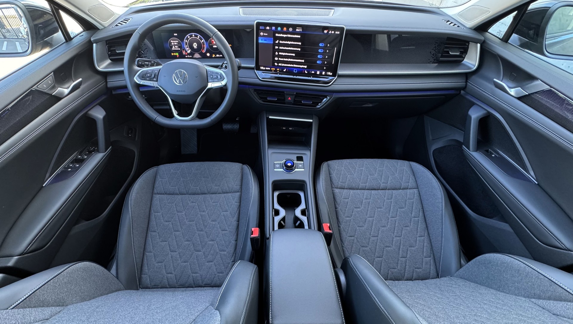 VW Tayron 1.5 TSI evo2 mHEV Life DSG mit Herstellergarantie 7 Plätzer und wie neu-image-7