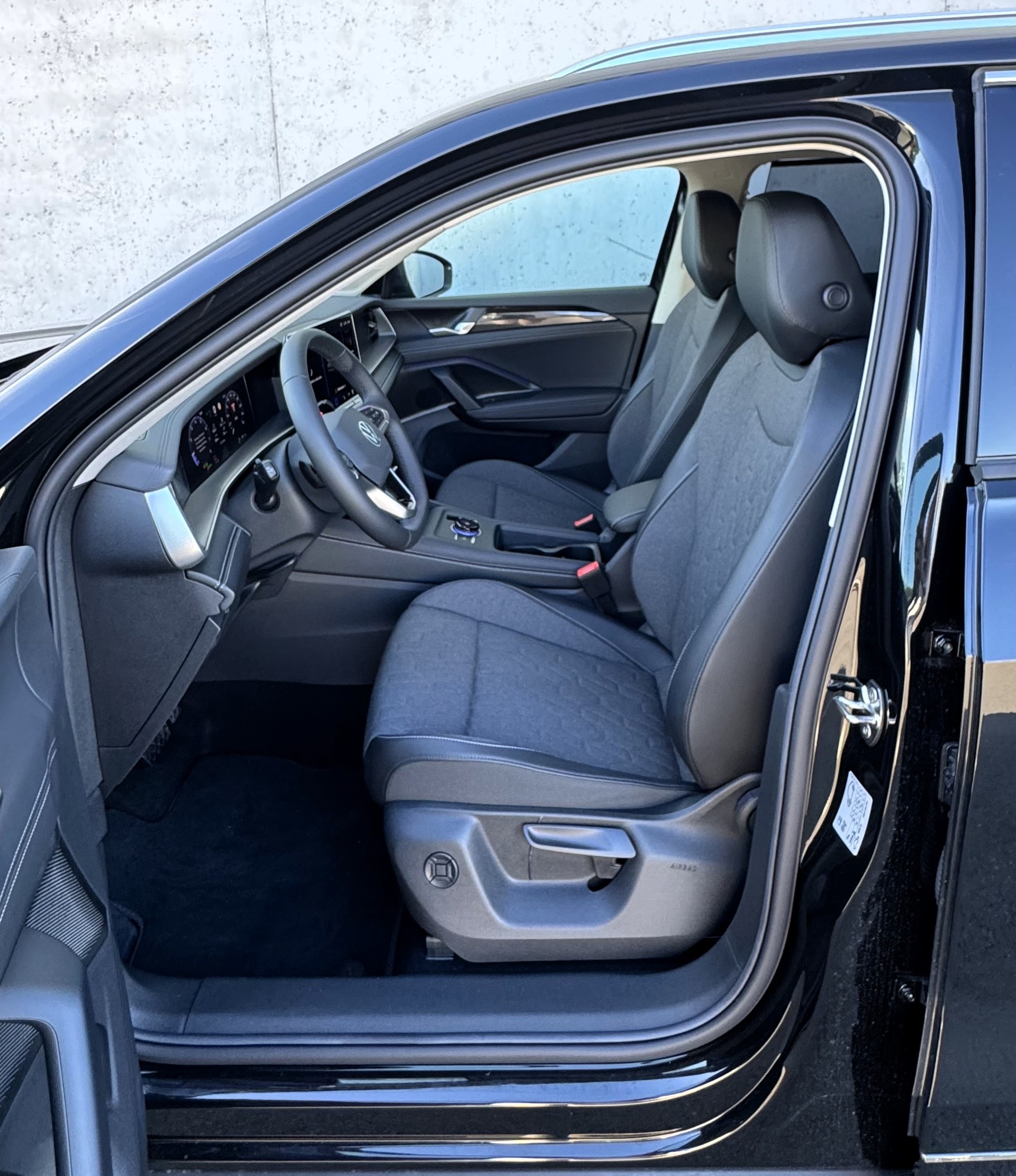 VW Tayron 1.5 TSI evo2 mHEV Life DSG mit Herstellergarantie 7 Plätzer und wie neu-image-9