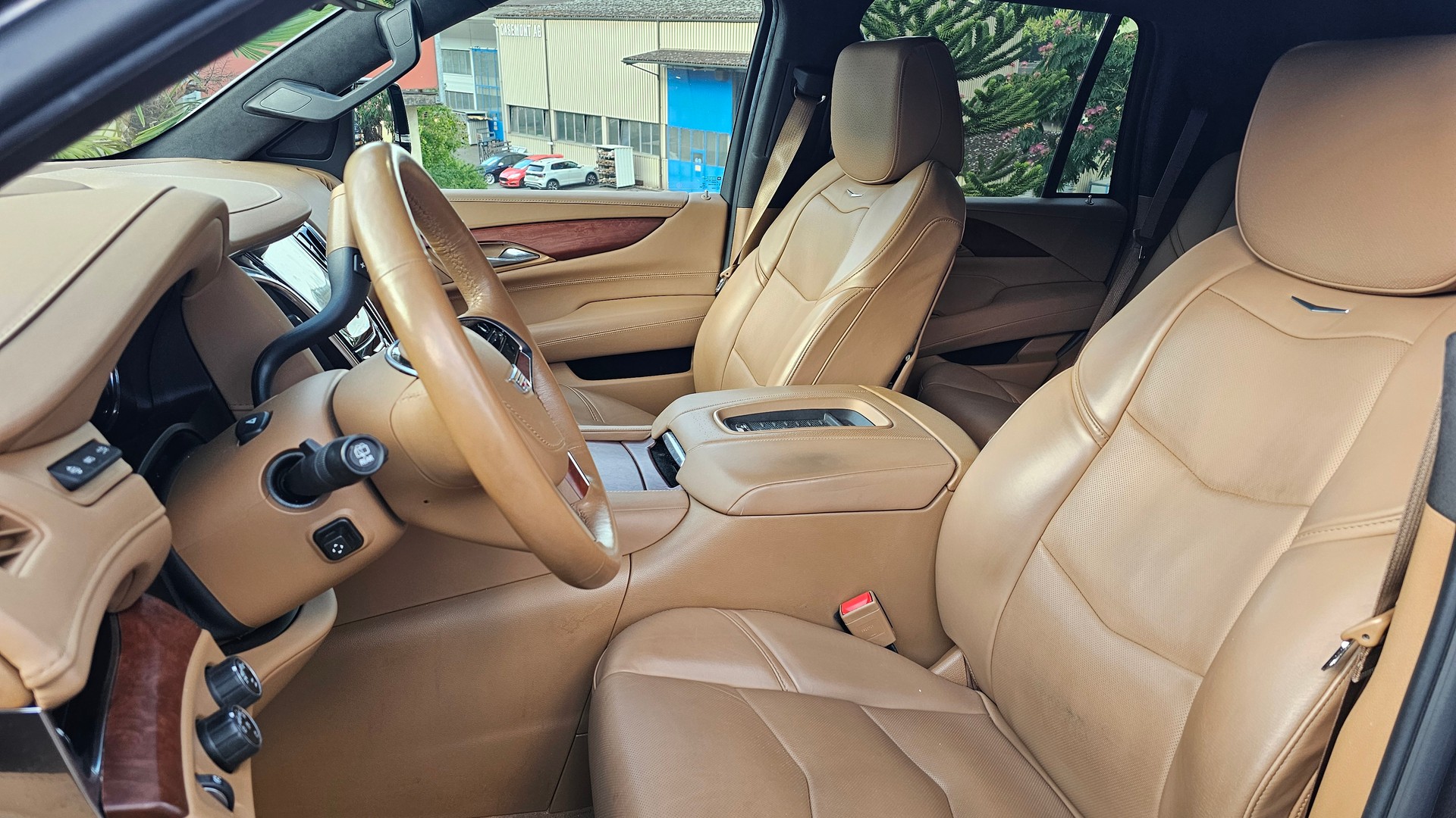 CADILLAC Escalade 6.2 ESV Platinum Automatic-image-6