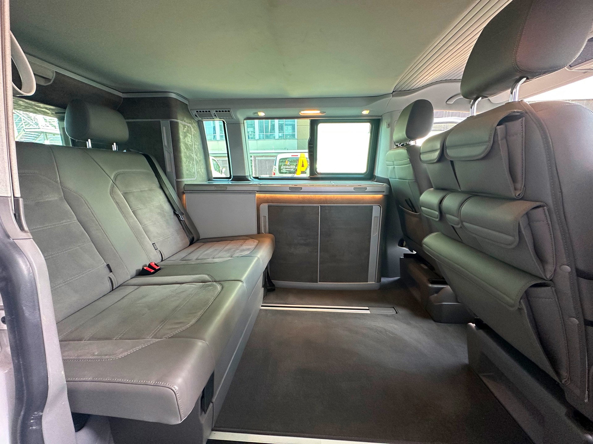 VW 2.0 TDI 204 Ocean Edition Liberty DSG 4m-image-2