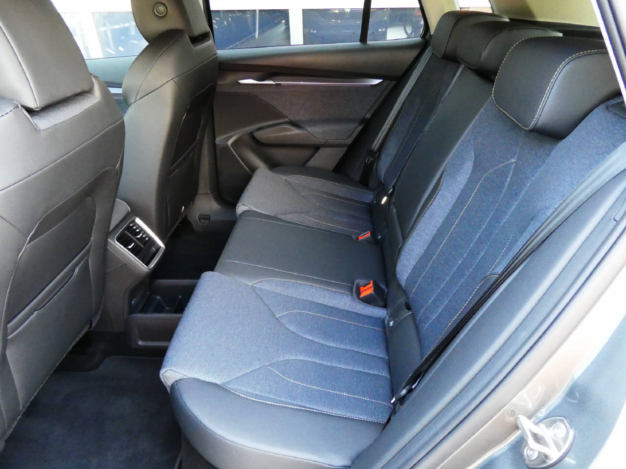 SKODA Elroq 85-image-10