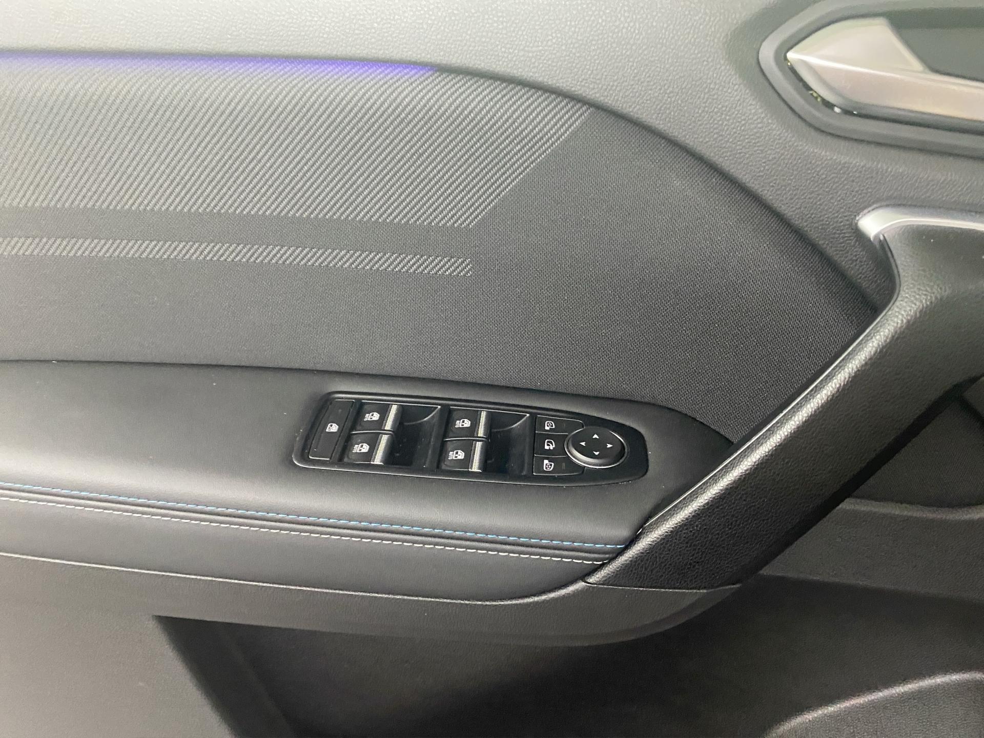 RENAULT Captur 1.3 TCe Esprit Alpine EDC-image-24