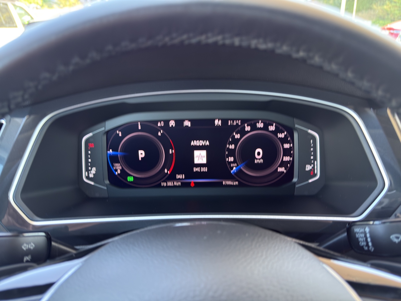 VW Tiguan 2.0 TDI SCR Highline 4Motion DSG-image-5