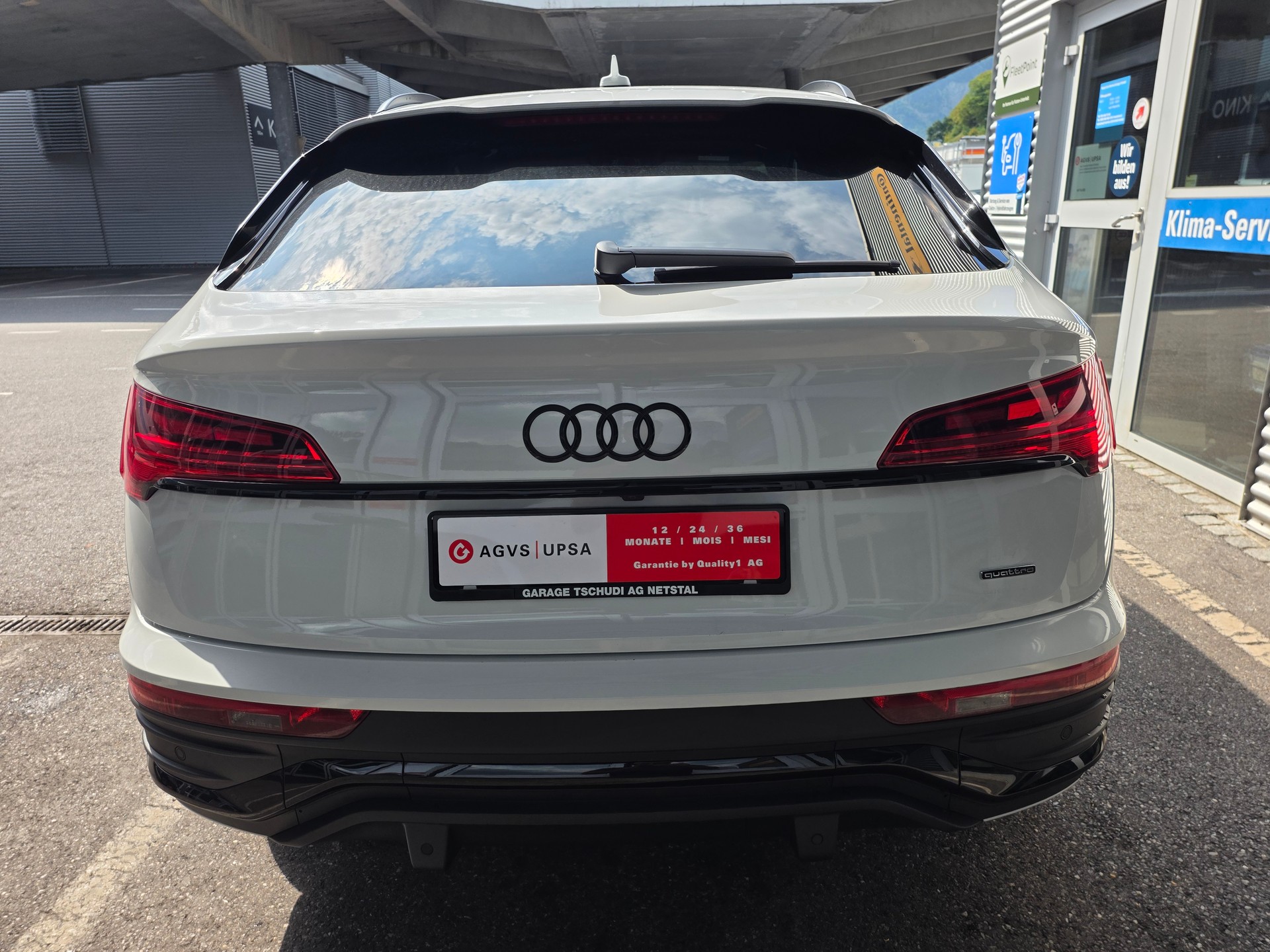 AUDI Q5 Sportback 40 TDI Blackedition quattro S-tronic-image-5