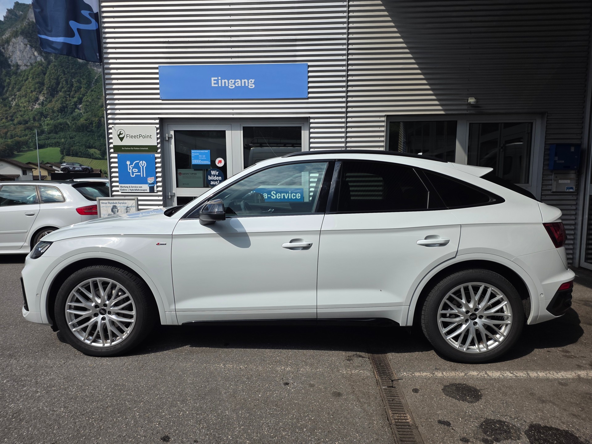 AUDI Q5 Sportback 40 TDI Blackedition quattro S-tronic-image-3