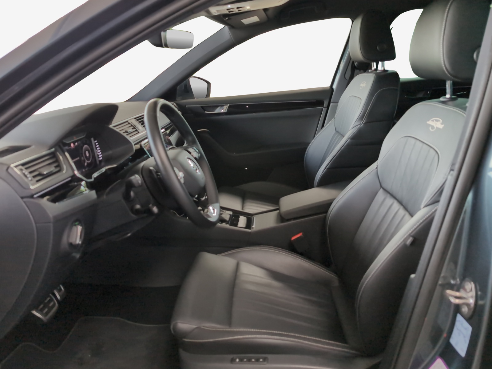 SKODA Superb Combi 2.0 TDi L&K 4x4 DSG-image-7