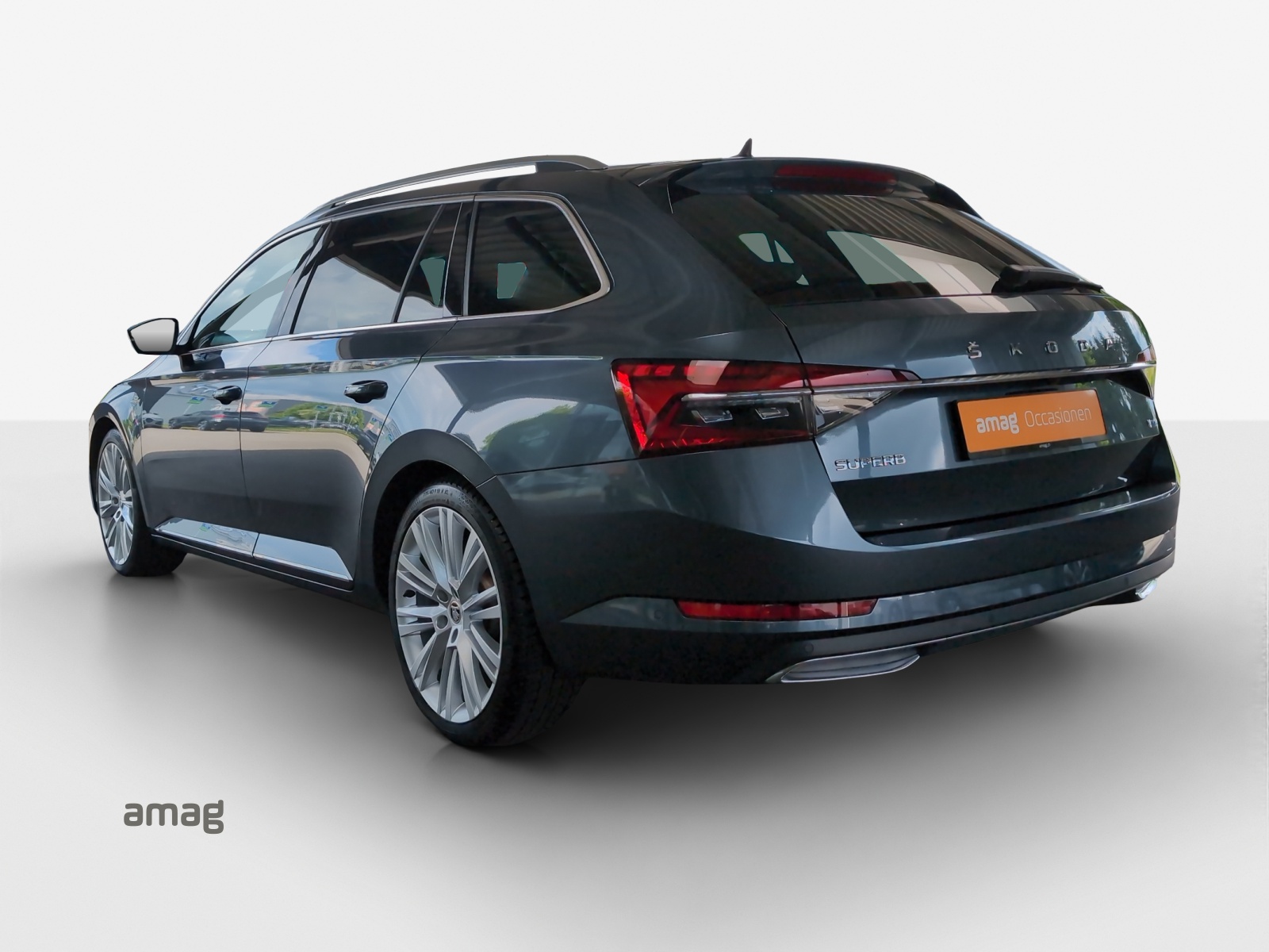 SKODA Superb Combi 2.0 TDi L&K 4x4 DSG-image-2