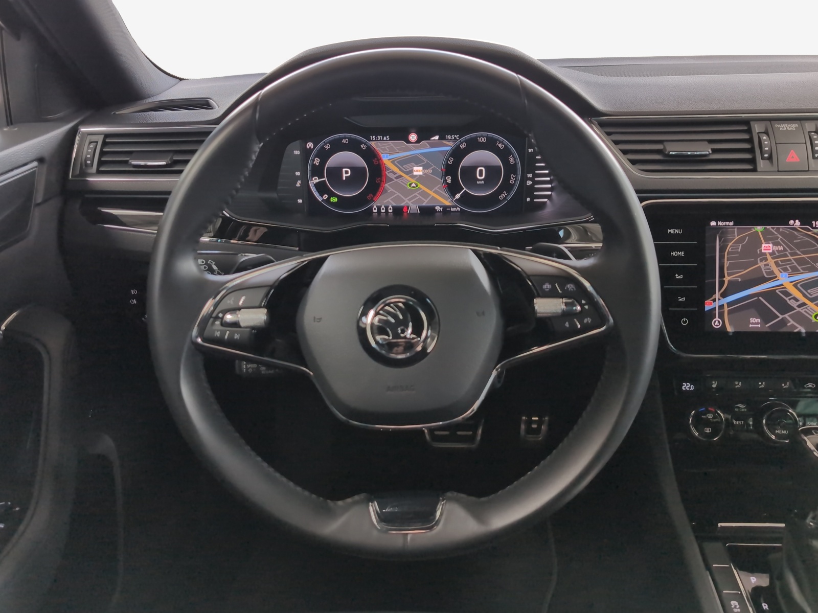 SKODA Superb Combi 2.0 TDi L&K 4x4 DSG-image-9