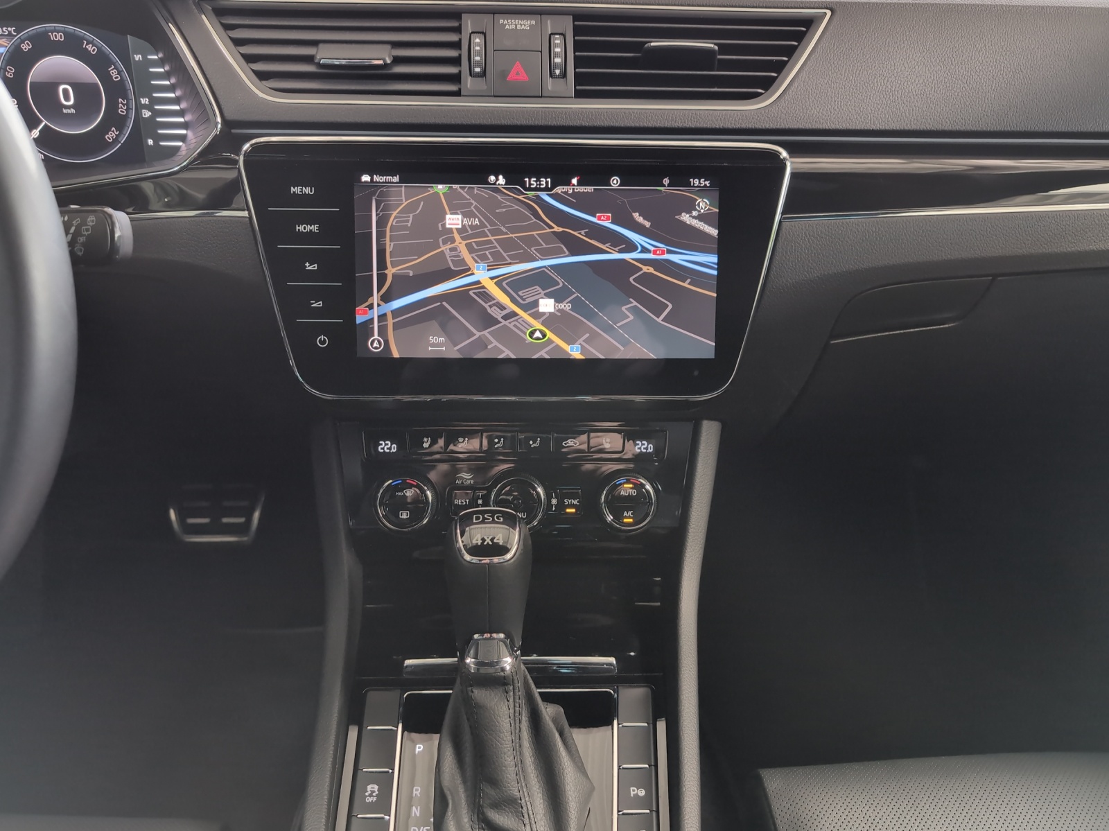 SKODA Superb Combi 2.0 TDi L&K 4x4 DSG-image-10